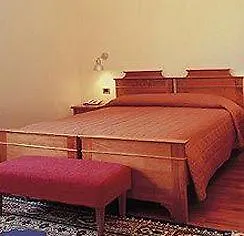 Hotel Rutiliano 3*
