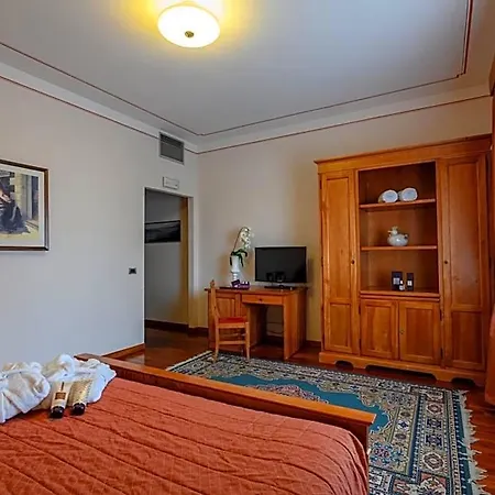 Rutiliano Hotell