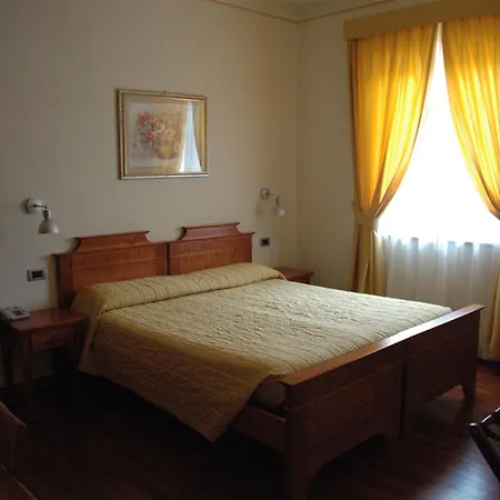 Rutiliano 3* 皮恩扎